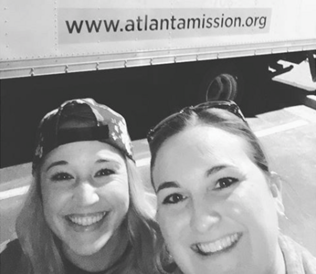 women volunteering at atlanta mission
